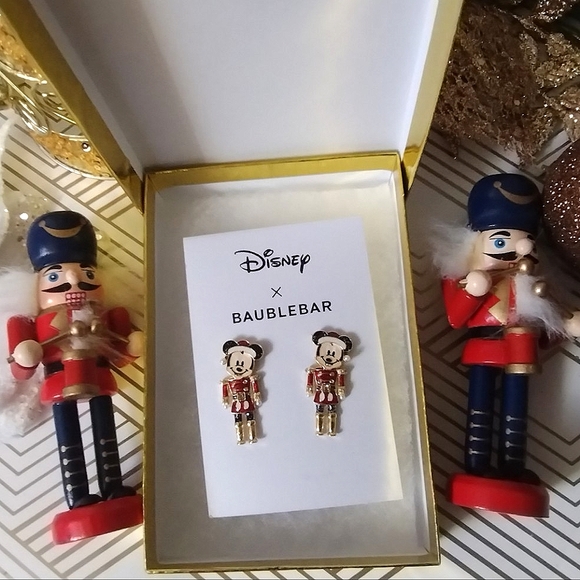 NWT Disney Mickey Mouse Holiday Nutcracker Earrings - Picture 16 of 16